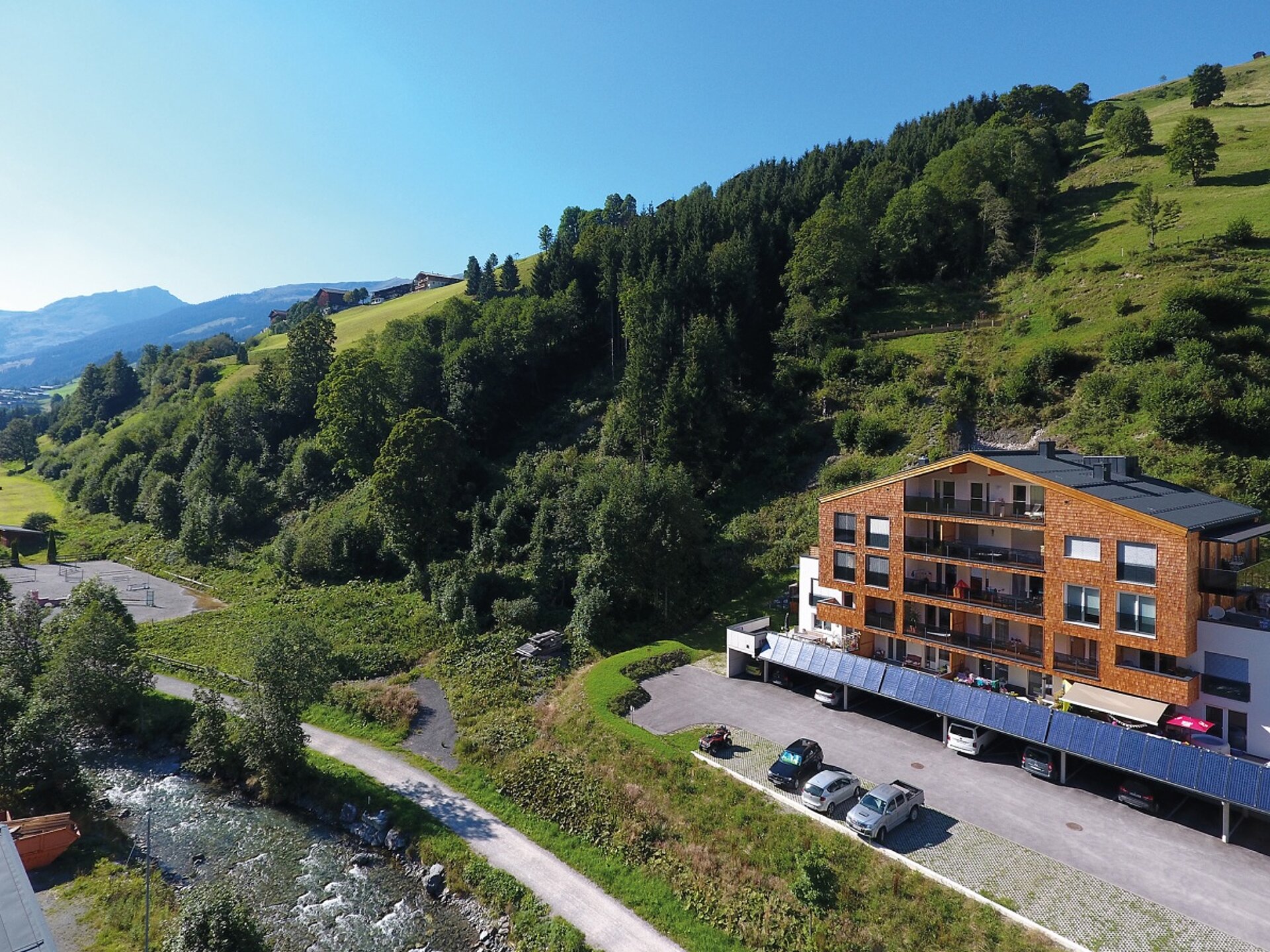Außenansicht der modernen Wohnanlage in Saalbach Hinterglemm Haus C
